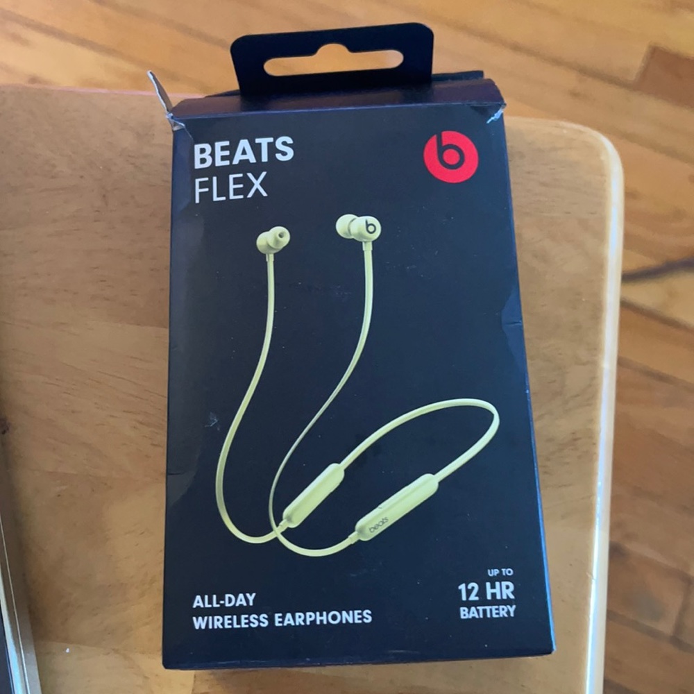 Beats Flex. Lime Green